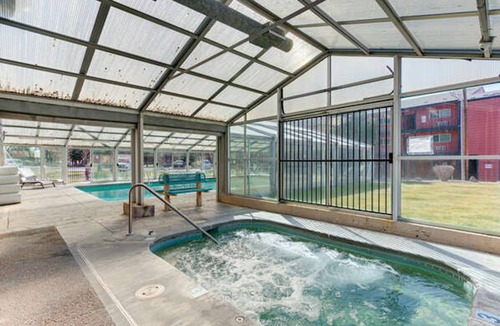 Orchard District Condo | 59 m² Condo ∙ 1 bedroom ∙ 4 guests
