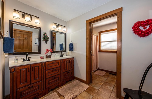 Morgantown House | 5BR, 2.5BA