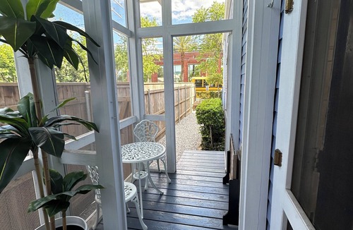 West Riverside House | 5BR Beautifully Restored Historic New Orleans Home-Privacy Gate & Screened Porch