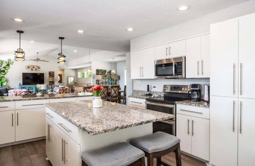 Hot Springs House | 5BR Lakefront With Private Pool, Hot Tub, Putting Green, Arcade, Stunning Views