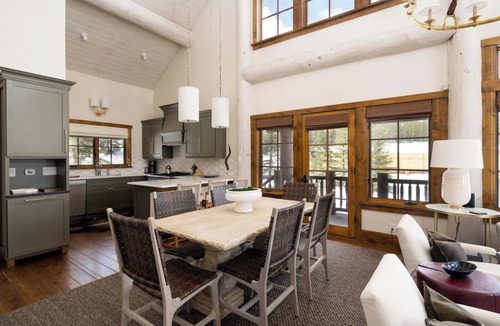 Spanish Peaks Cabin | 5BR Luxury Cabin with Private Hot Tub & Direct Ski Access