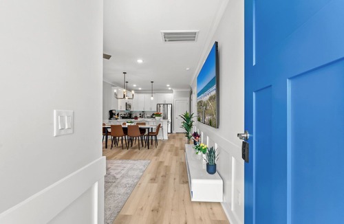 Longs House | 5Kings waterfront Villa Near golf Beach Barefoot