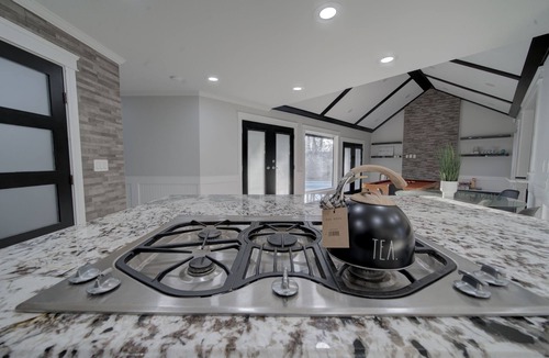 Fleetwood House | 6 bdrm home w pool/hot tub/pool table/bar/kareoke