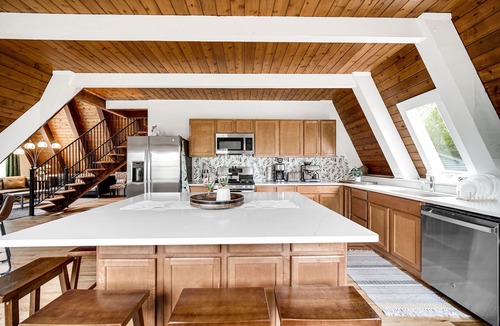 Culver House | 6 bedroom 3 bath amazing home, near lake max