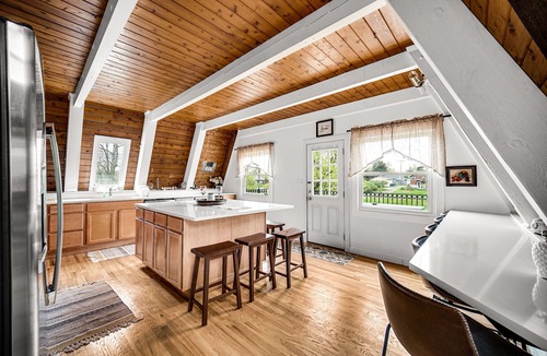 Culver House | 6 bedroom 3 bath amazing home, near lake max
