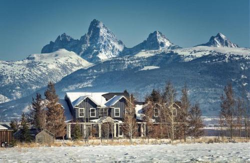 Driggs House | 6 Bedroom and Bonus Room Horseshoe Lane