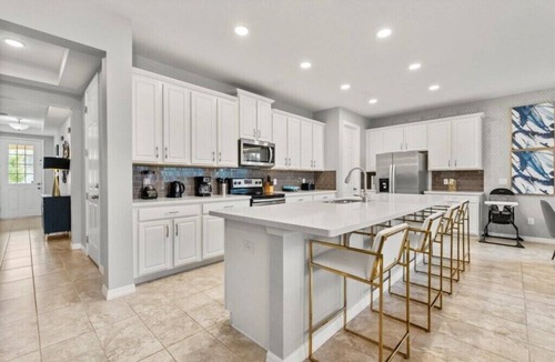 Bay Lake House | 6 Bedrooms/5.5 Bathrooms/Solara (9055 SR)