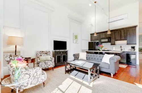 Galveston House | 6 Individual Lofts ~ Shared Common Area · Sleeps 23! Hendley Market Lofts