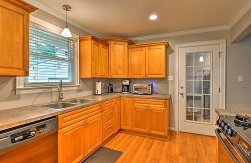 Charlotte House | 6 Mi to Downtown Charlotte! Charming Home w/Patio