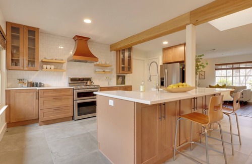 Austin House | 6 Mi to Dtwn Austin: Home w/Screened Porch & Yard