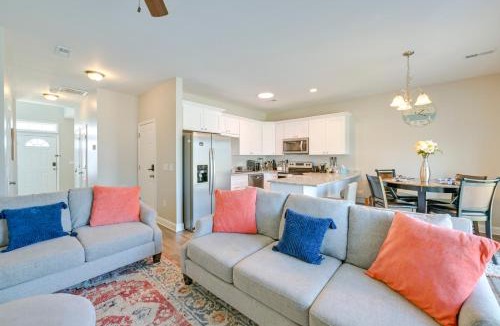 Harrisburg House | 6 Mi to PNC Music Pavilion: Concord Townhome
