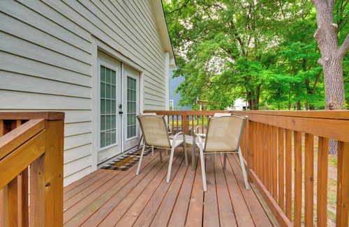Greensboro House | 6 Mi to Wet 'n Wild! Family Escape w/Yard & Deck