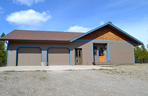 Coram House | 6 miles from Glacier National Park! Private quiet home on 5 acres. 3 BDR/2.5 BA