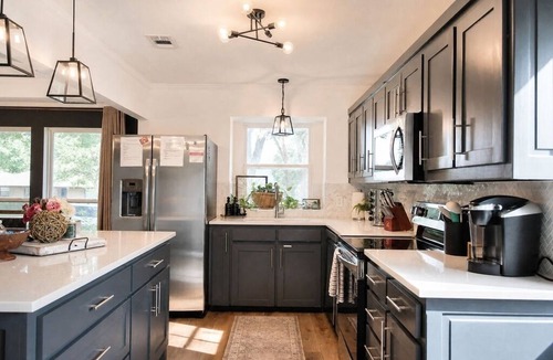 Frisco House | 6 Minute Drive to Universal Kids Resort, Sleeps 10, Group Stay, Work Remote!