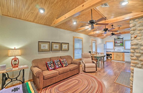 Medicine Park Cottage | 62 m² Cabin ∙ 1 bedroom ∙ 4 guests