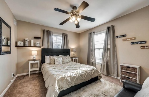 Lakewood House | 62Townhome+1GIGWiFi+Kitchen+Self-ck/in+Full-W/D