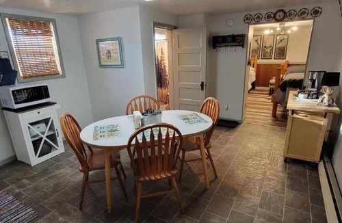 Hettinger House | 63 m² Motel ∙ 4 guests