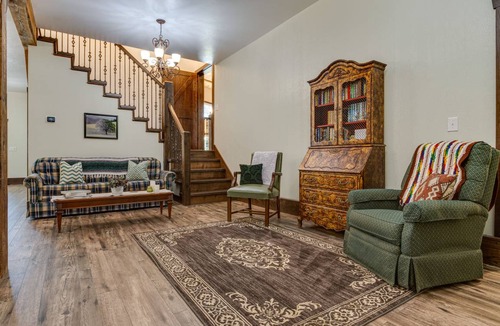 Huron House | 650 m² House ∙ 8 bedrooms ∙ 24 guests