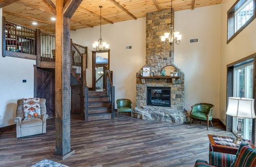 Huron House | 650 m² House ∙ 8 bedrooms ∙ 24 guests
