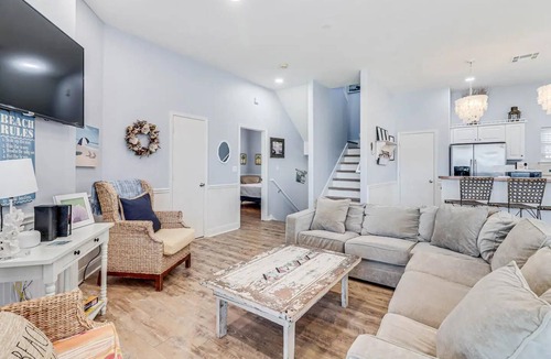 Sand Point House | 6BDRM Home Multiple Decks w/Oceanview, Hot Tub & Pool/Beach Access