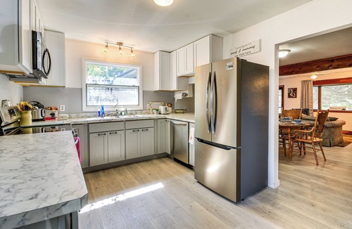 Dayton House | 7 Mi to Bighorn Nat’l Forest: Dog-Friendly Home