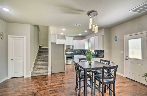 Texas City House | 7 Mi to Gulf: Family Home w/Yard in Texas City