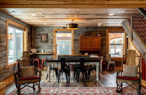 Lazy Acres House | 7 Min to Yellowstone | Sleeps 7 Open Loft Room The Bunk House