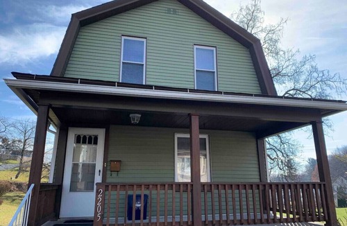 Altoona House | 7 minutes from UPMC Altoona cheerful 2bedroom home