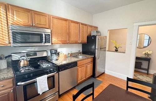 Commonwealth Apartment | 71 m² Apartment ∙ 2 bedrooms ∙ 6 guests