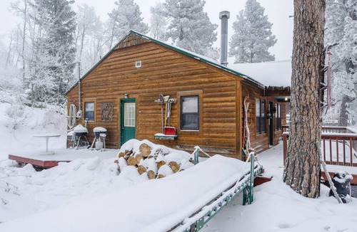Lead Cabin | 73 m² Cabin ∙ 2 bedrooms ∙ 4 guests