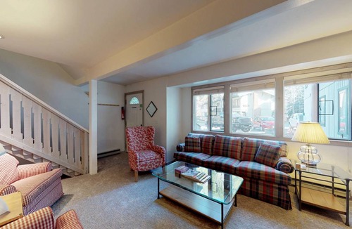 Warm Springs Condo | 75 m² Condo ∙ 2 bedrooms ∙ 4 guests