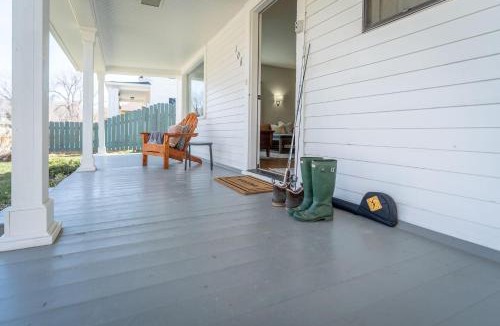 Livingston House | 7th Street Bungalow