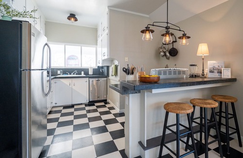 Livingston House | 7th Street Bungalow · Cozy And Updated Bungalow