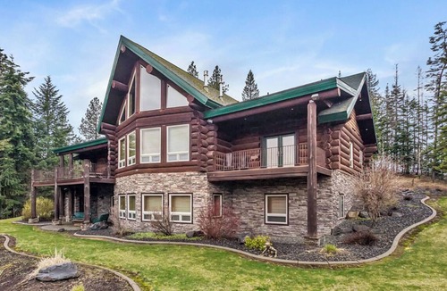 Kingston House | 8 Acre Private Estate | Zipline | 5 mi to Silver Mtn | Rock Climbing Wall