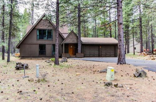 Sunriver House | 8 Cedar Lane
