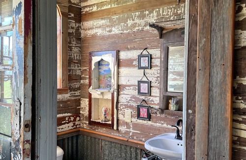 La Grange Cottage | 8 Minutes from Round Top! Your Silo-Bration Destination StoneHENge Silo #2