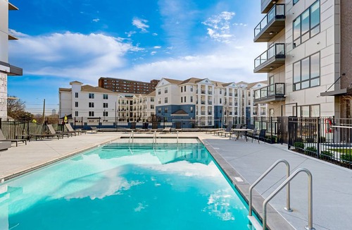 West End Condo | 81 m² Condo ∙ 2 bedrooms ∙ 5 guests