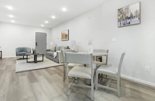 Spruce Hill Apartment | 82 m² Apartment ∙ 2 bedrooms ∙ 4 guests