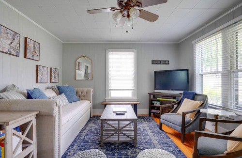 North Chattanooga Cottage | 83 m² Cabin ∙ 2 bedrooms ∙ 5 guests