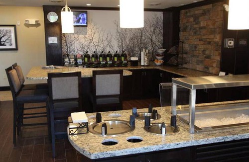 Grand Forks Hotel | 83 m² Hotel ∙ 2 bedrooms ∙ 127 guests
