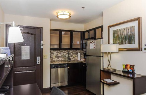 Grand Forks Hotel | 83 m² Hotel ∙ 2 bedrooms ∙ 127 guests