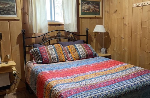 Last Chance Cabin | 84 m² Cabin ∙ 2 bedrooms ∙ 6 guests