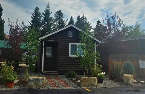 West Yellowstone Resort | 9 Bar W Cabins