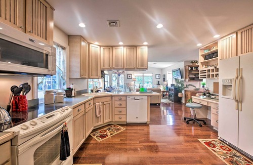 Linglestown Cottage | 9 Mi to Midtown Harrisburg: Cottage w/Deck