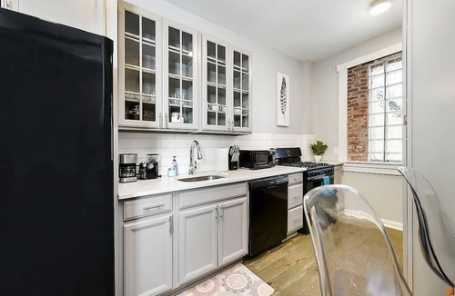 East Allegheny Apartment | 918 James #3 · Free Parking