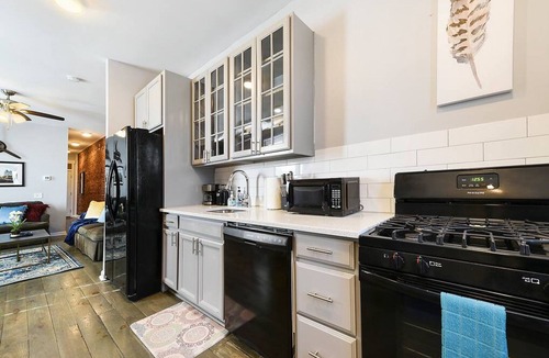 East Allegheny Apartment | 918 James #3 · Free Parking