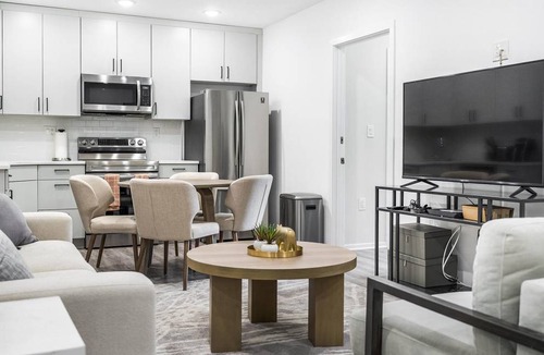 Spruce Hill Apartment | 92 m² Apartment ∙ 2 bedrooms ∙ 4 guests