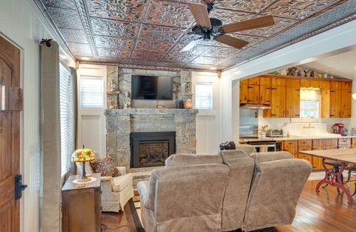 Lewisburg Cottage | 92 m² Cabin ∙ 2 bedrooms ∙ 4 guests
