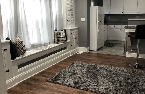 Garfield Heights Apartment | 93 m² Apartment ∙ 2 bedrooms ∙ 2 guests