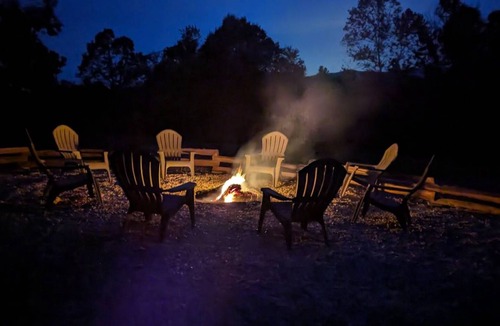 Marble Falls Cabin | 93 m² Cabin ∙ 2 bedrooms ∙ 7 guests